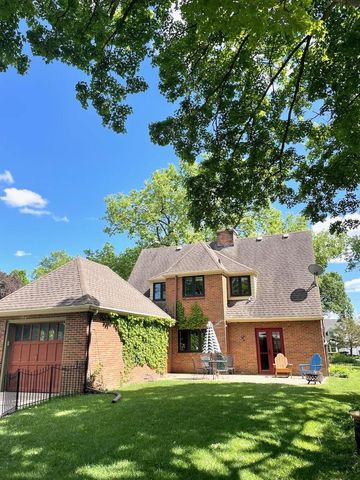 1881 Sherwood DRIVE SW, Beloit, WI 53511