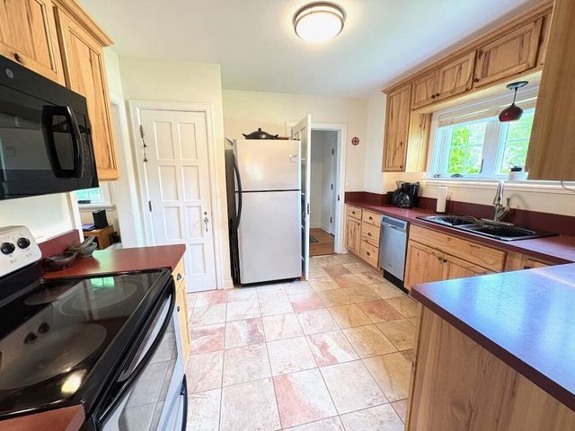 1881 Sherwood DRIVE SW, Beloit, WI 53511