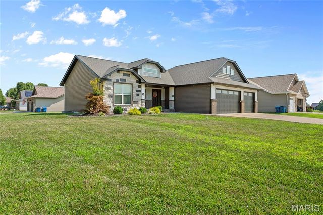 31 Ellington Drive, Troy, IL 62294