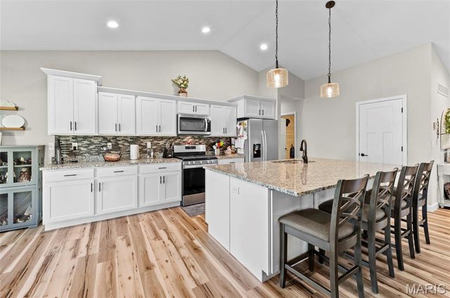 31 Ellington Drive, Troy, IL 62294
