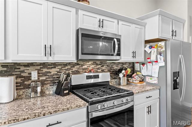 31 Ellington Drive, Troy, IL 62294