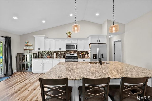 31 Ellington Drive, Troy, IL 62294