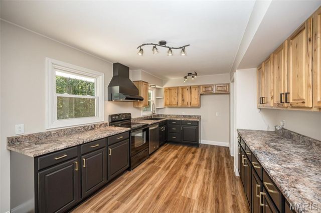 5935 Lafayette Drive, Weldon Spring, MO 63304