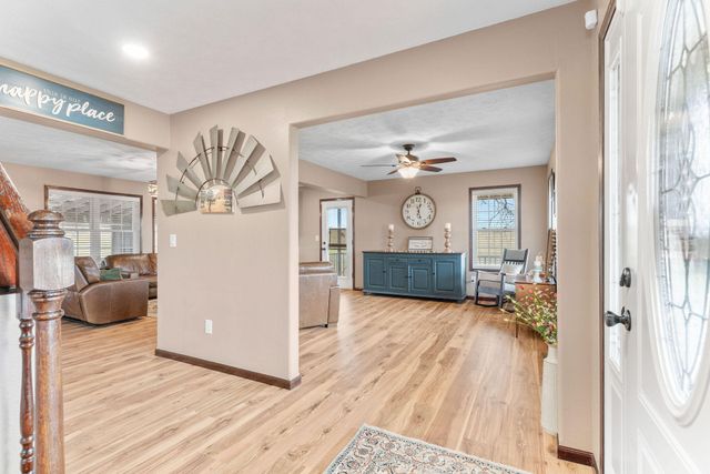 8895 W Farm Road 134, Springfield, MO 65802