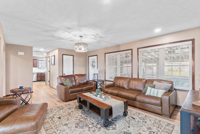 8895 W Farm Road 134, Springfield, MO 65802