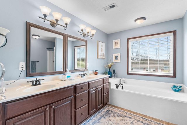 8895 W Farm Road 134, Springfield, MO 65802