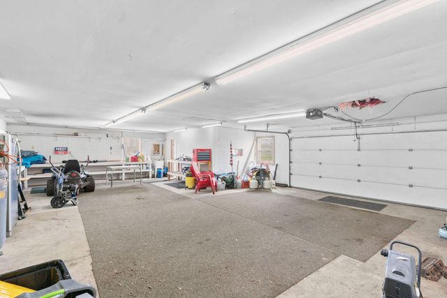 8895 W Farm Road 134, Springfield, MO 65802