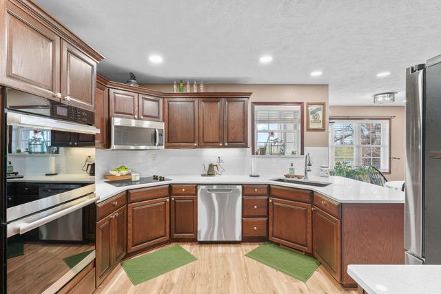 8895 W Farm Road 134, Springfield, MO 65802