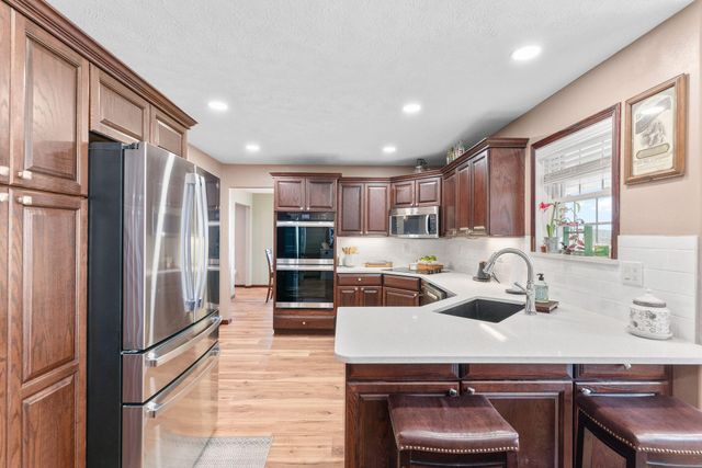 8895 W Farm Road 134, Springfield, MO 65802