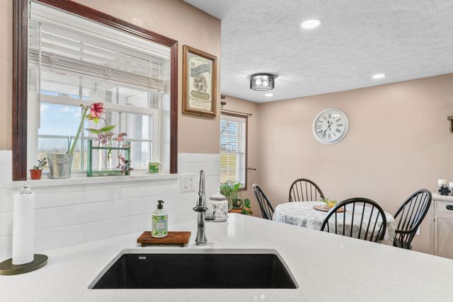 8895 W Farm Road 134, Springfield, MO 65802