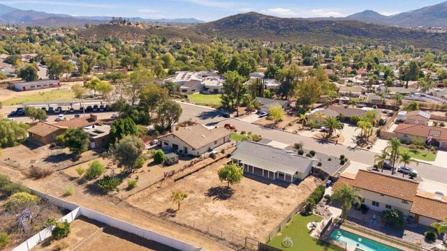 23914 Couna Way, Ramona, CA 92065