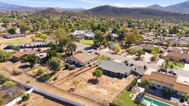 23914 Couna Way, Ramona, CA 92065