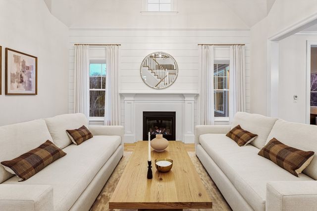 58 Conifer Circle 24, Shrewsbury, MA 01545