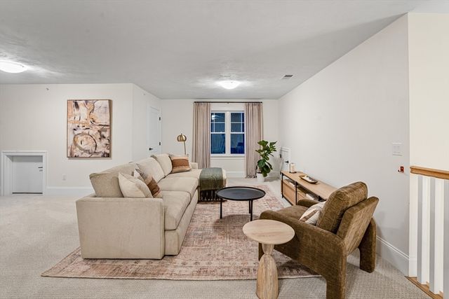 58 Conifer Circle 24, Shrewsbury, MA 01545