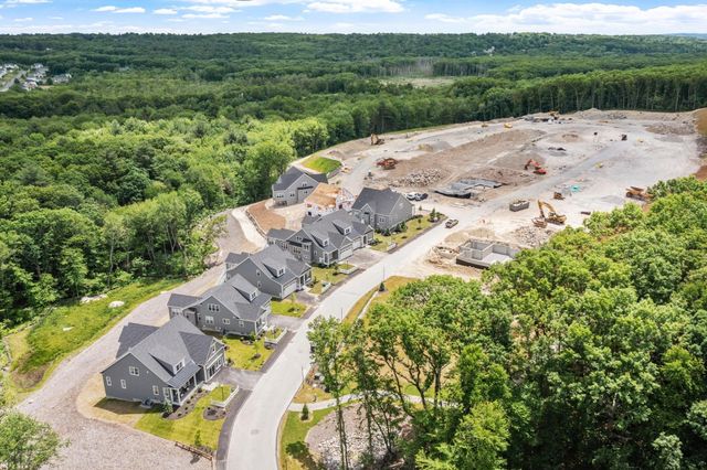 58 Conifer Circle 24, Shrewsbury, MA 01545