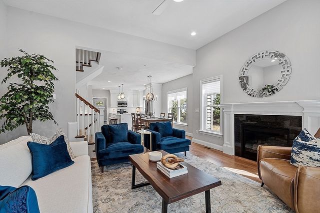 58 Conifer Circle 24, Shrewsbury, MA 01545