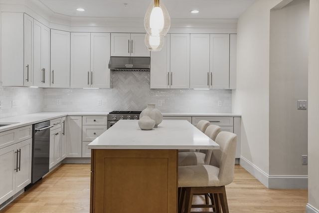 58 Conifer Circle 24, Shrewsbury, MA 01545