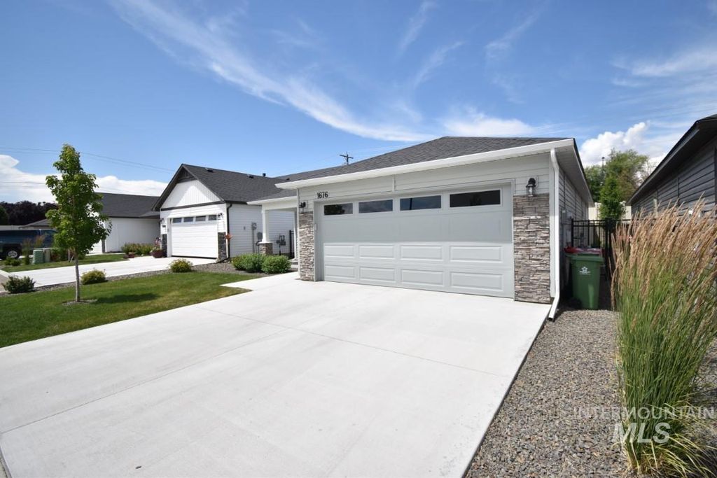 1676 E Ringneck St, Meridian, ID 83646