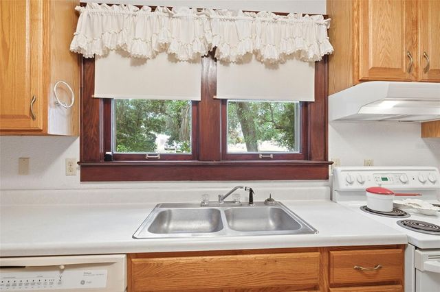 1747 APACHE TRAIL, Clearwater, FL 33755