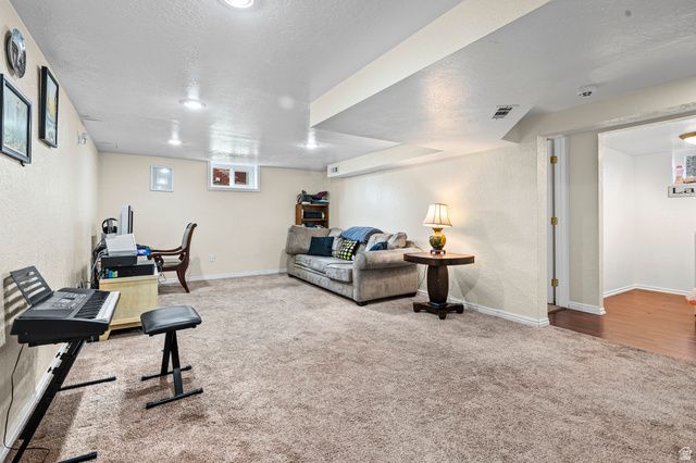 488 N FERN DR, Clearfield, UT 84015