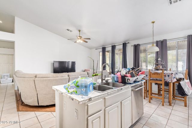 11606 W LAURELWOOD Lane, Avondale, AZ 85392