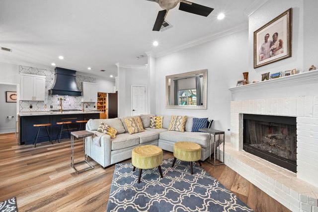 6609 W Oasis DR, Austin, TX 78749