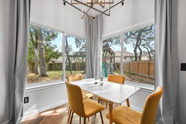 6609 W Oasis DR, Austin, TX 78749