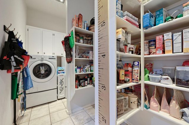 6609 W Oasis DR, Austin, TX 78749