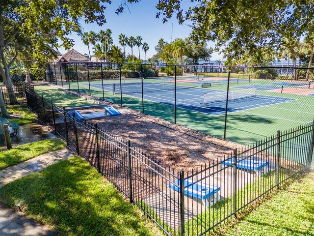 547 BAHIA BEACH BOULEVARD, Ruskin, FL 33570