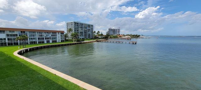 410 Wilma Circle 308, Riviera Beach, FL 33404
