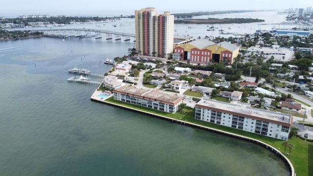 410 Wilma Circle 308, Riviera Beach, FL 33404