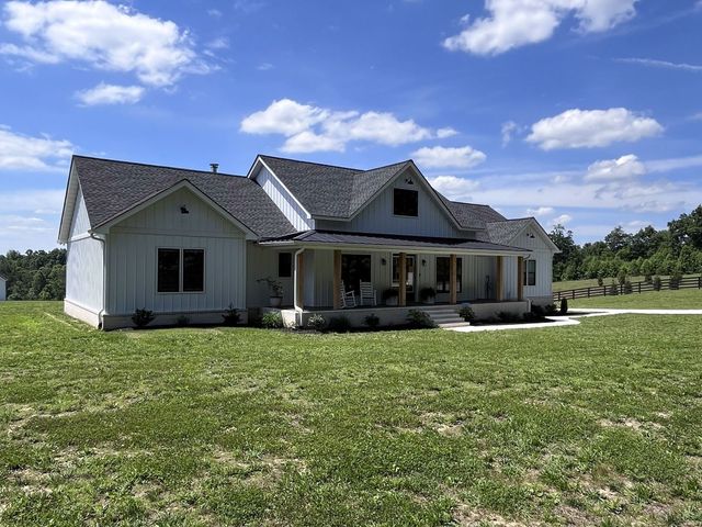 320 Ridge Ln, Monterey, TN 38574