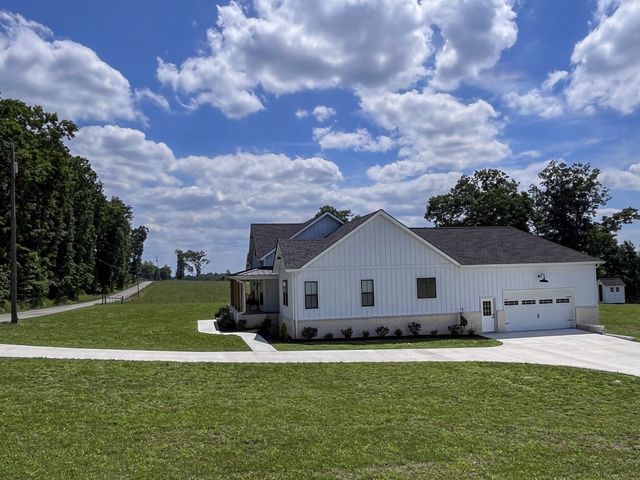 320 Ridge Ln, Monterey, TN 38574