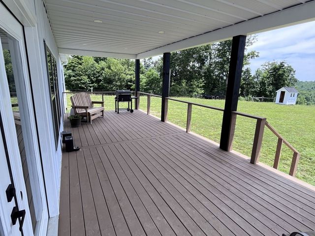 320 Ridge Ln, Monterey, TN 38574
