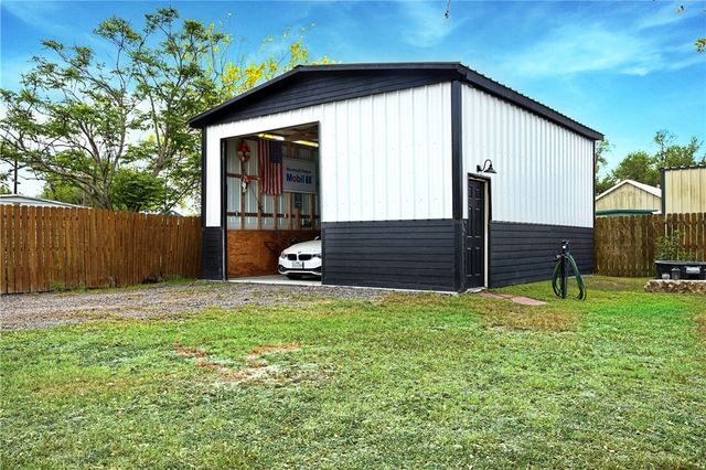 10519 County Road 2343, Sinton, TX 78387