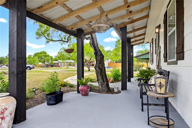 10519 County Road 2343, Sinton, TX 78387