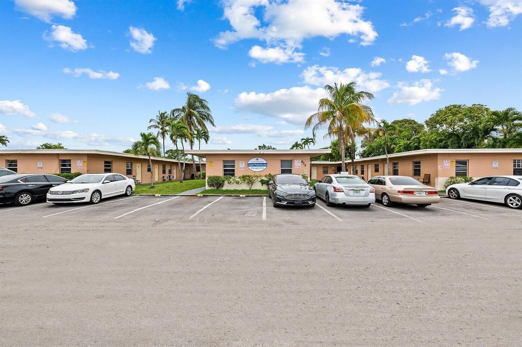 825 NW 10th Terrace 9, Fort Lauderdale, FL 33311