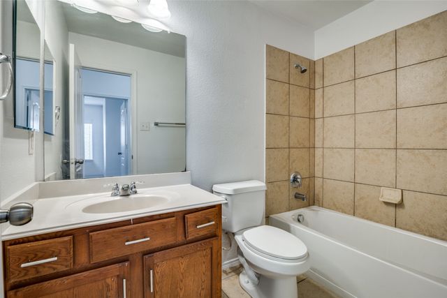 2014 Zavala, Forney, TX 75126