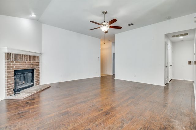 2014 Zavala, Forney, TX 75126