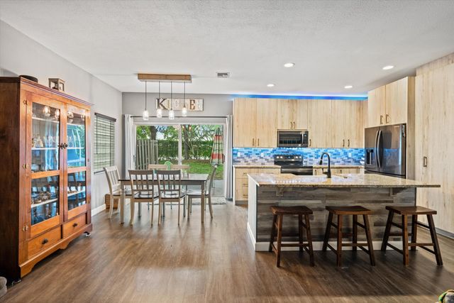 6817 Coral Reef Street, Lake Worth, FL 33467