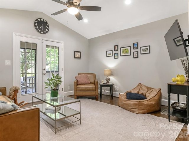 2508 Hilliard Drive, Charlotte, NC 28205