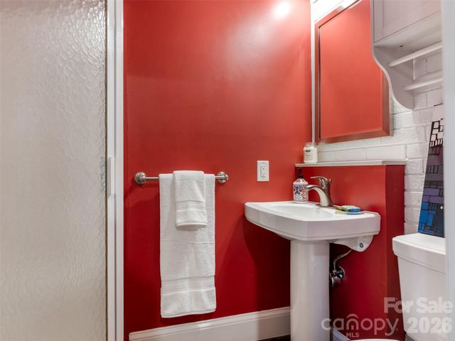 2508 Hilliard Drive, Charlotte, NC 28205