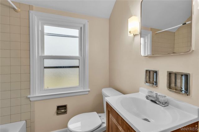 946 Highland Avenue, Tonawanda, NY 14223