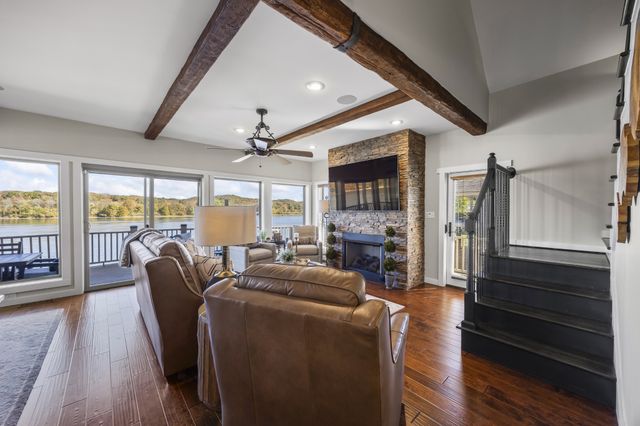 744 Miracle Rd, Decaturville, TN 38329