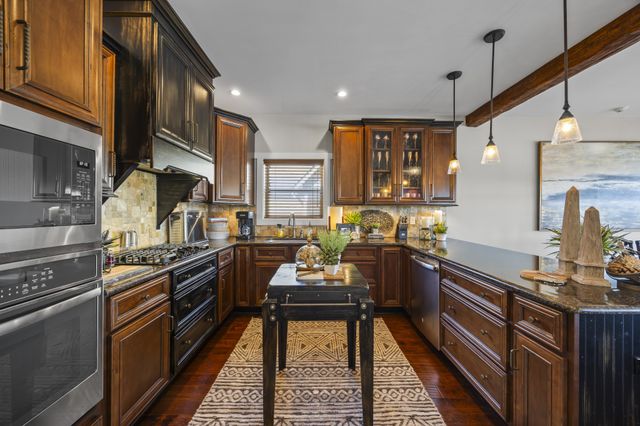 744 Miracle Rd, Decaturville, TN 38329