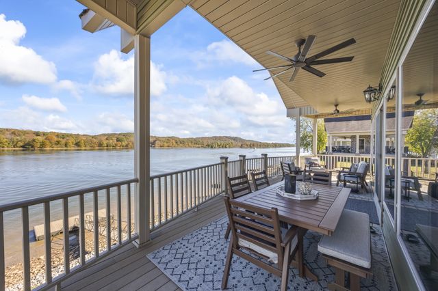 744 Miracle Rd, Decaturville, TN 38329