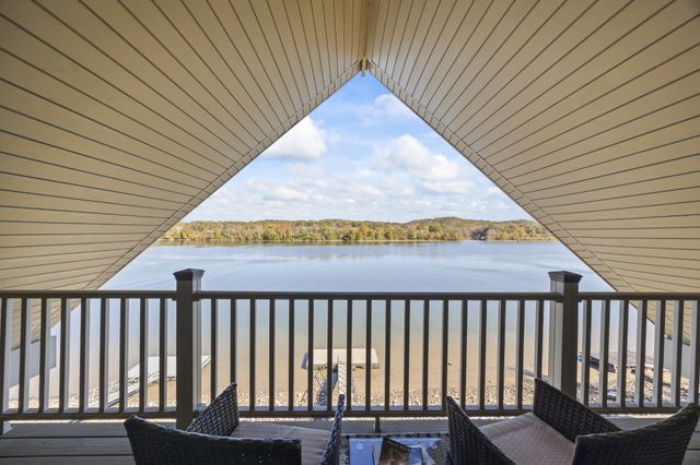 744 Miracle Rd, Decaturville, TN 38329