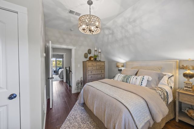 744 Miracle Rd, Decaturville, TN 38329