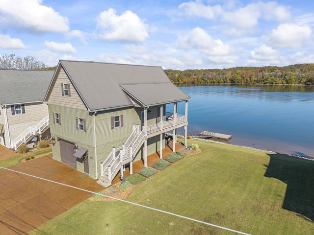 744 Miracle Rd, Decaturville, TN 38329