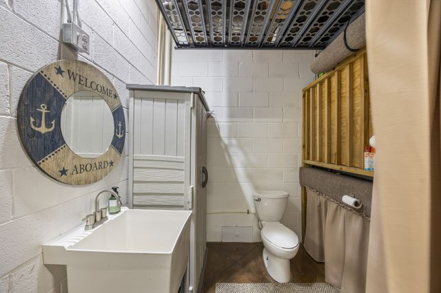 744 Miracle Rd, Decaturville, TN 38329